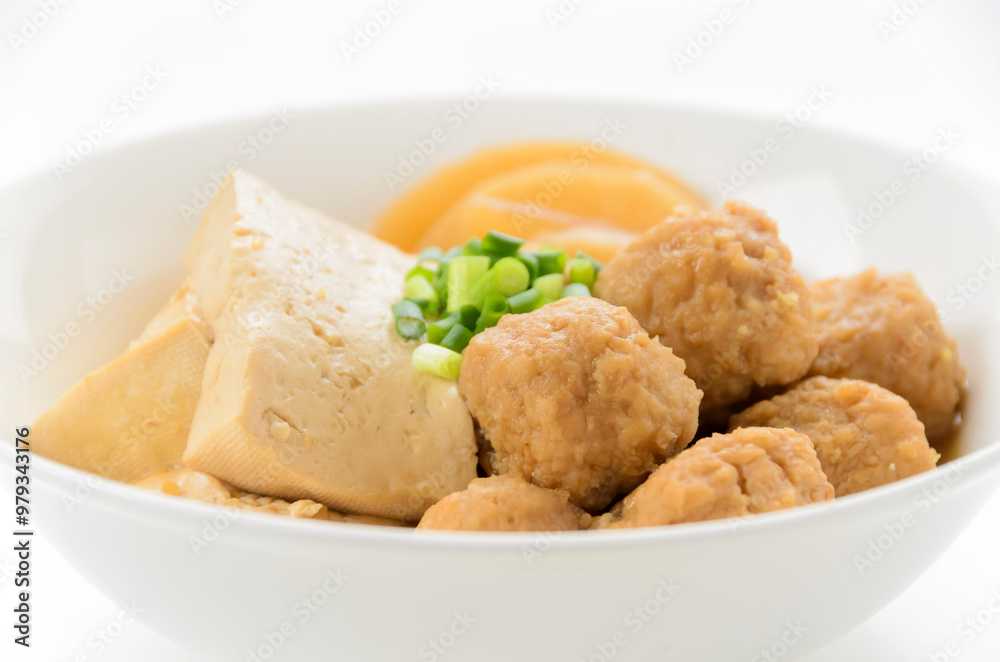 豆腐と鶏団子の煮物