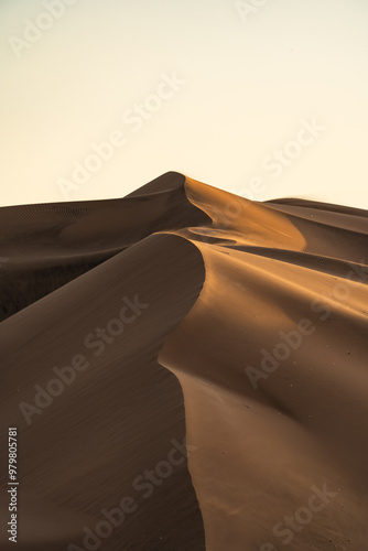 Fototapeta Naklejka Na Ścianę i Meble -  Atardecer, emociones y Tranquilidad en las Dunas del desierto de Huacachina Perú