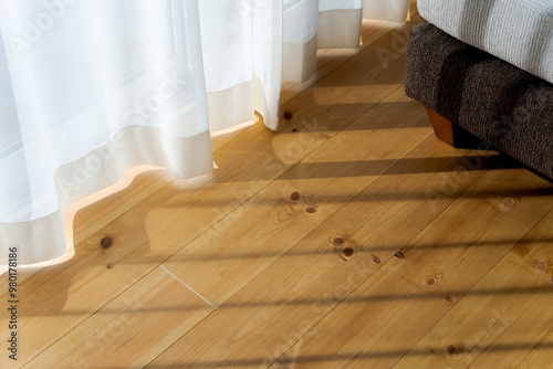 カーテンと無垢床