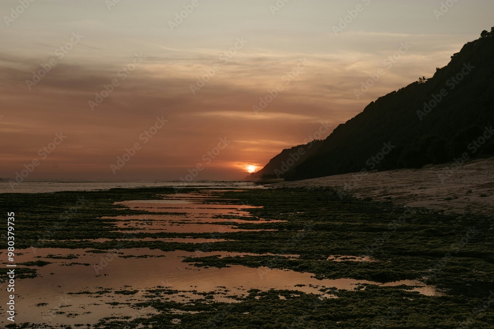 Obraz premium sunset over the sea