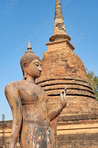 Canvas Print The buddha statue in front of a small pagoda next to the Wat Sa Si, Wat Sra Sri
