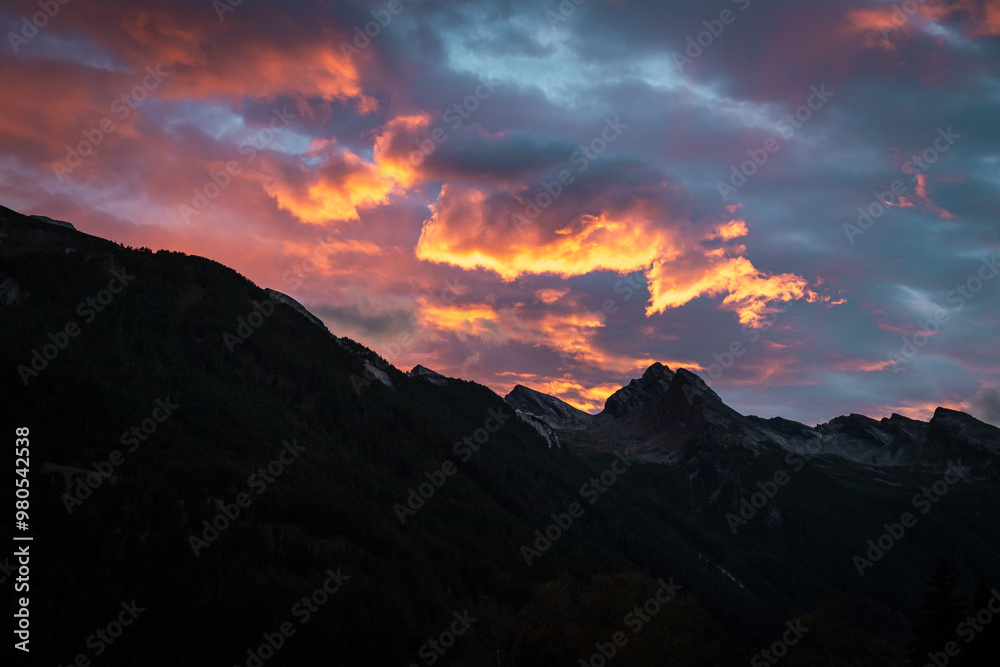 Fototapeta premium Silhouette delle alpi