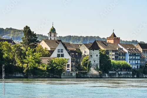 Rheinfelden, Rhein, Rheinufer, Stadt, Altstadt, Stadtkirche, St. Martin, Messerturm, alte Rheinbrücke, Uferweg, Rheinweg, Rheinschifffahrt, Sommer, Sommertag, Aargau, Schweiz  photo