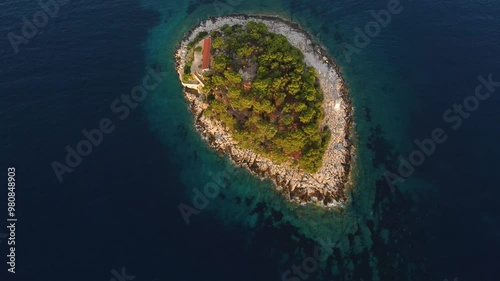 Gališnik, the small island in front of Hvar, looks absolutely breathtaking from above. Drone footage captures its untouched beauty—crystal-clear waters surrounding the rocky shores.