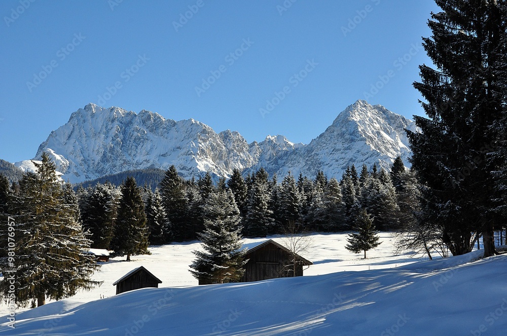 Fototapeta premium Mittenwald im Winter