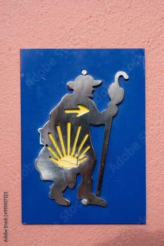 Obraz na płótnie Sign for El camino de Santiago in a wall w salonie