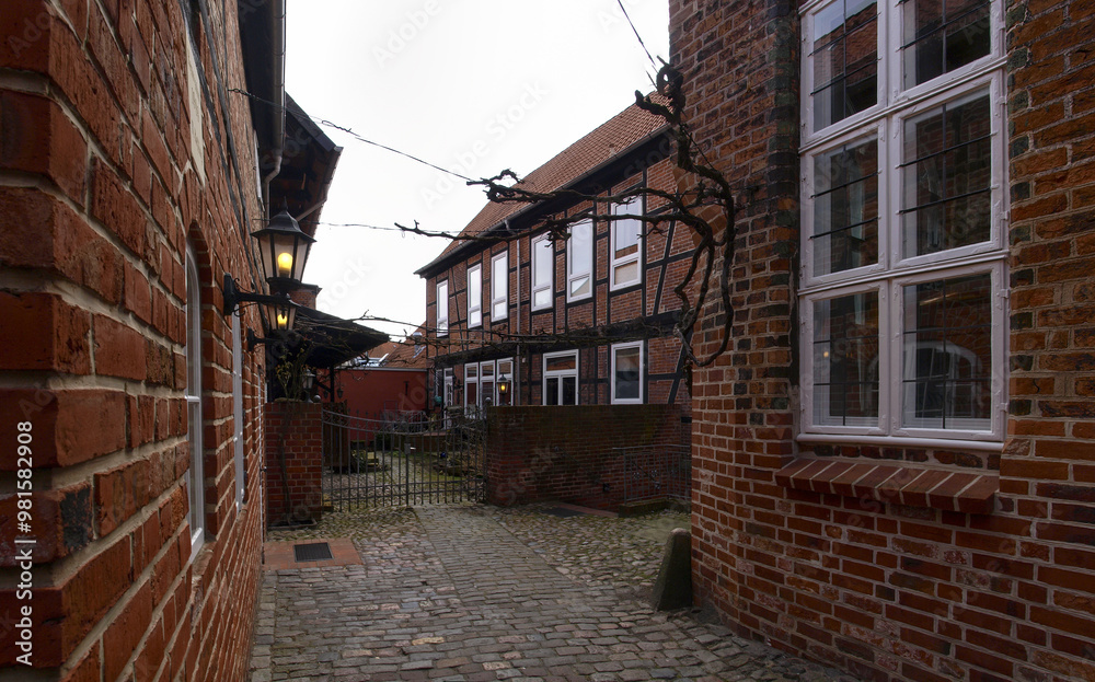 Buildings, historical and artistic structures of the city