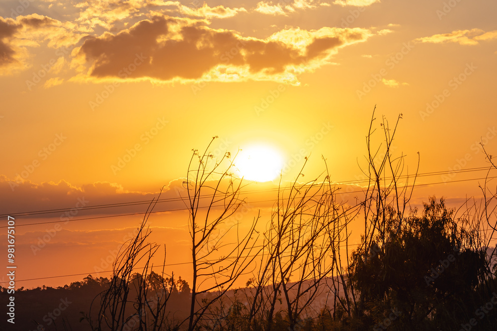 pôr do sol na cidade de Paracatu, Estado de Minas Gerais, Brasil pôr do sol na cidade de Paracatu, Estado de Minas Gerais, Brasil