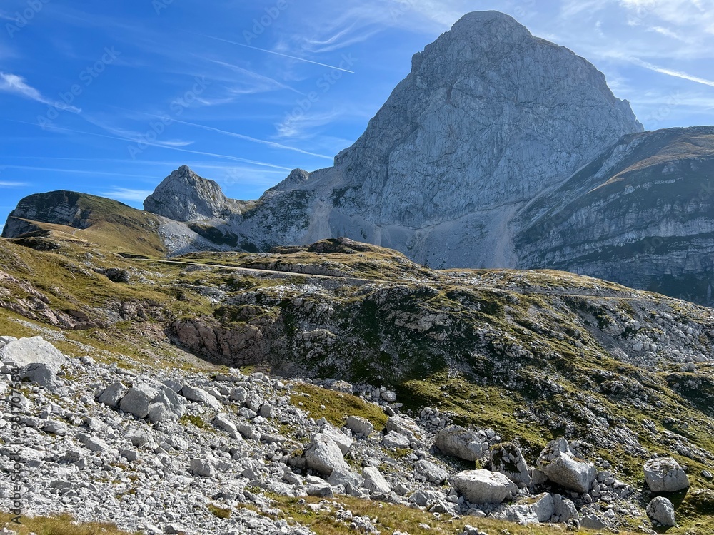 Veliki Mangart or Big Mangart peak in the Julian Alps, Strmec na Predelu (Triglav National Park, Slovenia) - Veliki Mangart or Grosse Mangart-Gipfel in den Julischen Alpen (Triglav-Nationalpark)