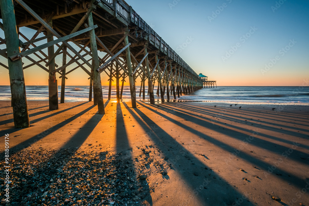 Naklejka premium Folly beach pier at Charleston during sunrise