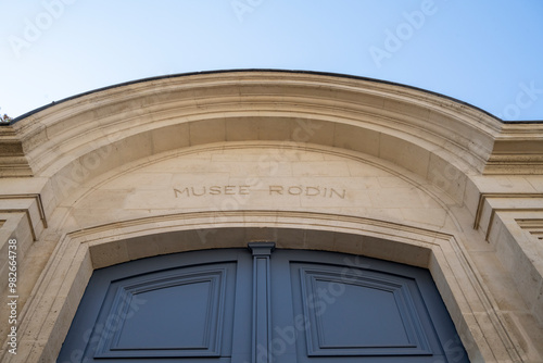 fronton du musée Rodin à Paris , France photo