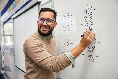 Obraz na płótnie Male teacher explaining math in class