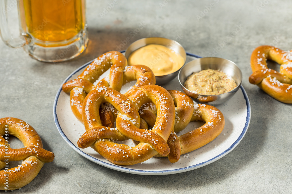 Homemade Bavarian Soft Pretzels with Salt Homemade Bavarian Soft Pretzels with Salt