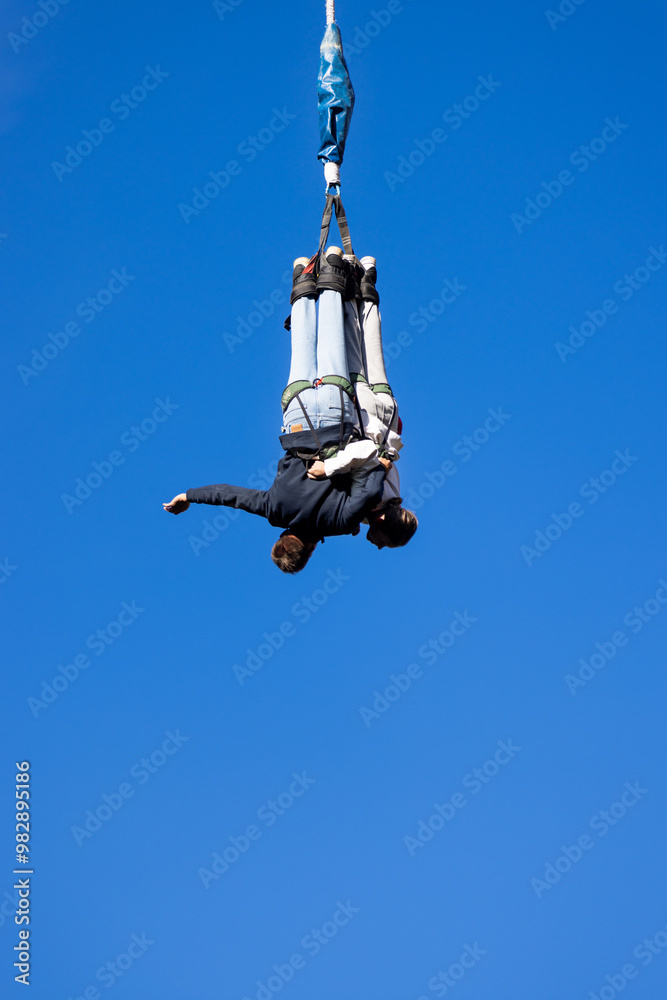 Saut à l'élastique