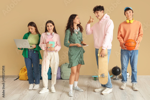 Group of teenage students n...