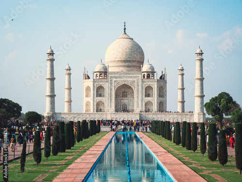 Majestic View of the Taj Mahal Under a Clear Sky