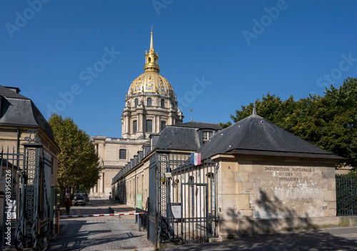 Dôme de l'hôtel des invalides à Paris , France photo