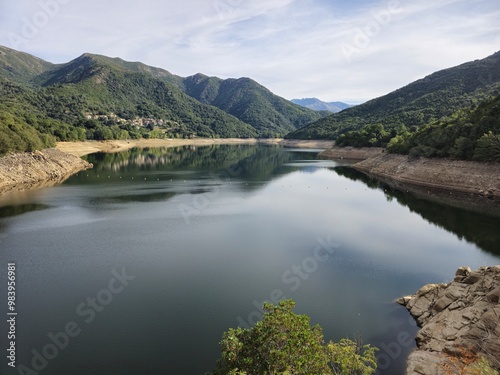 Le lac artificiel de Tolla