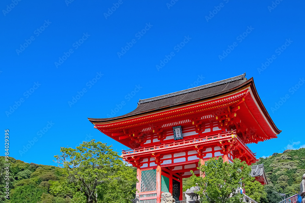 Niomon(Deva Gate) of Kiyomizu-dera Buddhist Temple. Located in HIgashiyama Ward, Kyoto, Japan Niomon(Deva Gate) of Kiyomizu-dera Buddhist Temple. Located in HIgashiyama Ward, Kyoto, Japan