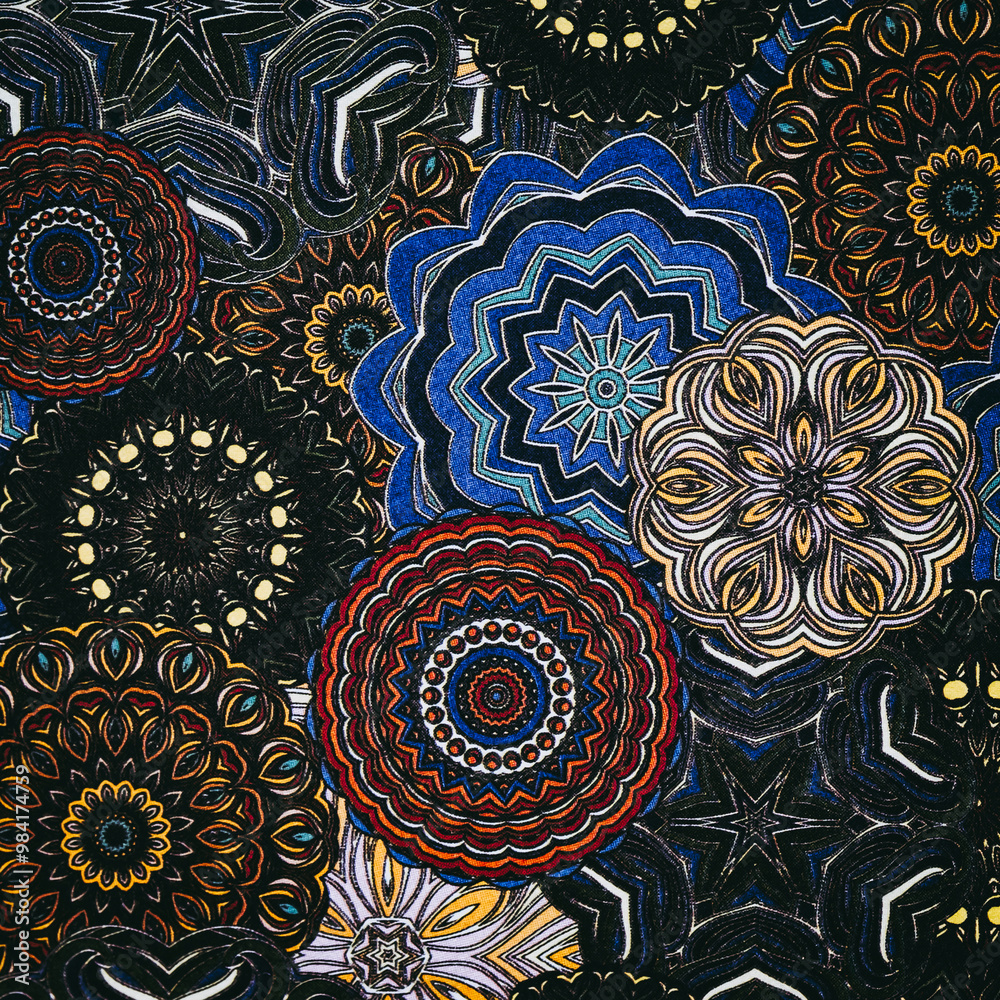 Arrière plan coloré avec motif graphique floral mandala coloriage