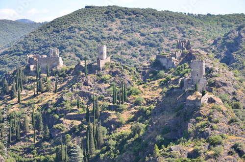 RUINES DES CHÂTEAUX DE LASTOURS XII-XIII éme SIÈCLE photo