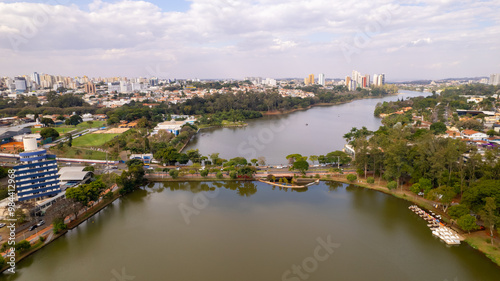 Lago Igapó na cidade de Londrina no Estado do Paraná, Sul do Brasil