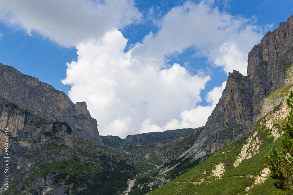 Fototapeta premium Hiking at Colfosco - Col Pradat - Italy
