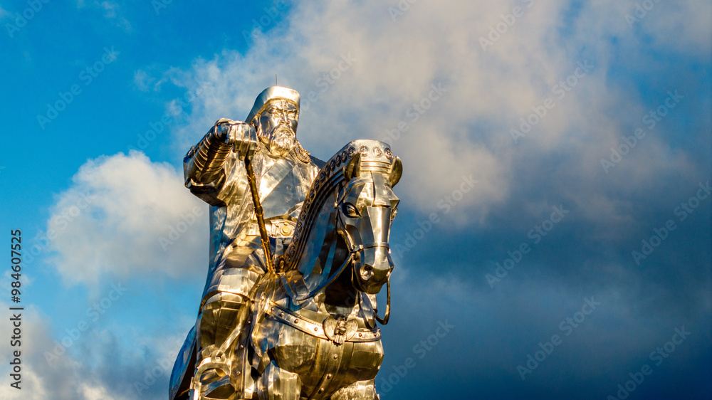 Fototapeta premium Mongolian ruler horse statue with dramatic sky detail