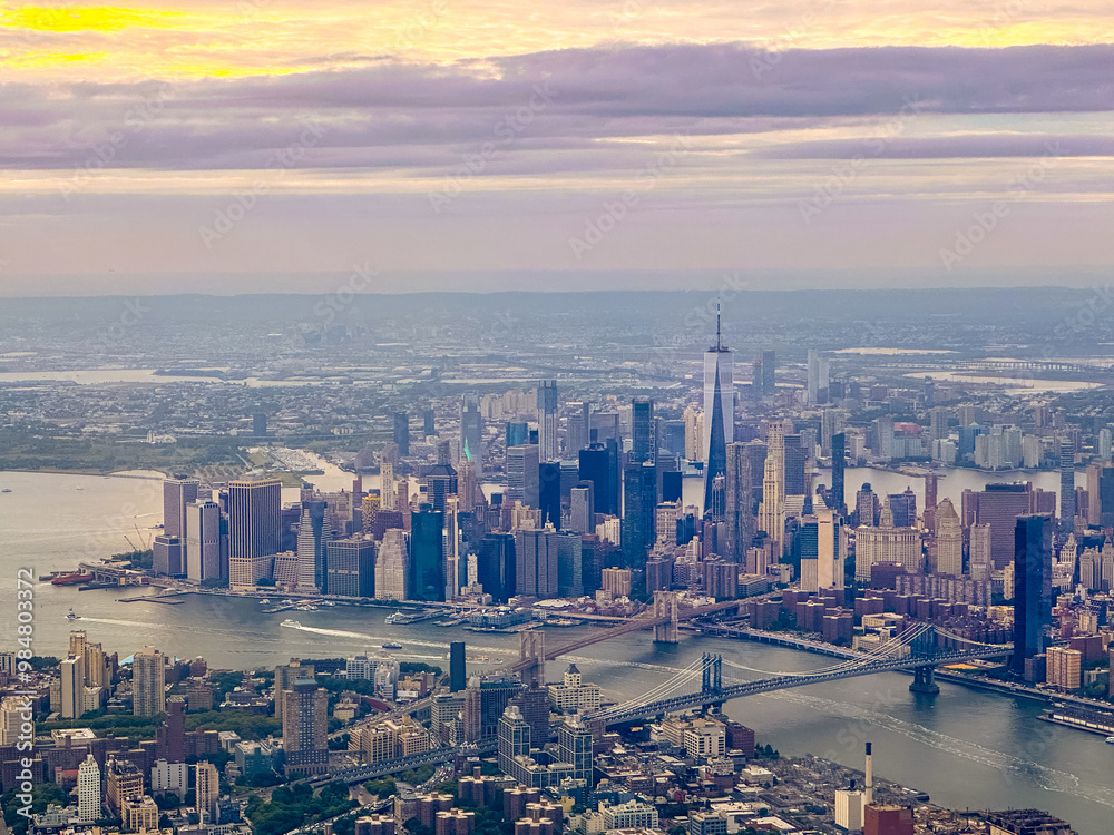 Fototapeta premium Aerial View Of Lower Manhattan In New York City As The Sun Sets