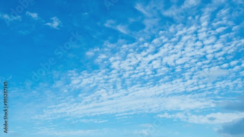 水色の空と白い雲 タイムラプス