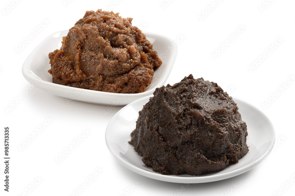 皿に山盛りの味噌