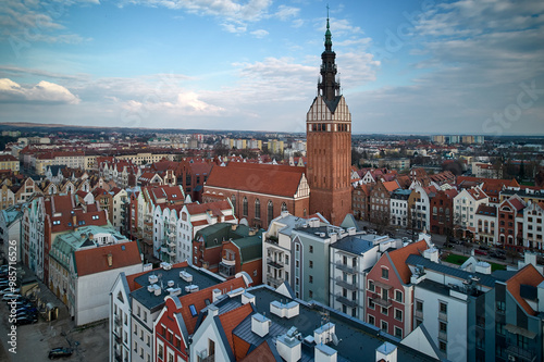Obraz na płótnie Aerial View of Elbląg Old Town with Gothic Church Tower and Historic Architecture, Poland w salonie