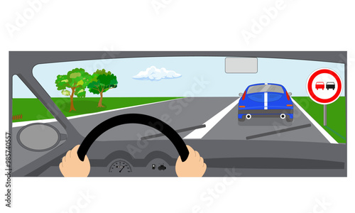 Panneau routier indiquant une interdiction de doubler sur une route avec ligne blanche continue 