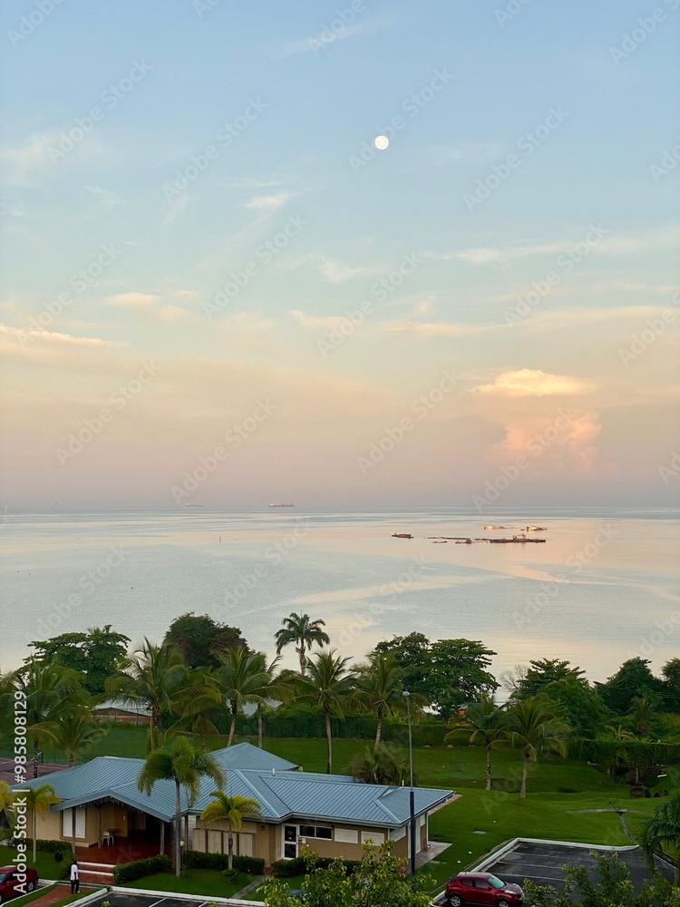 Fototapeta premium Moon at sunrise 