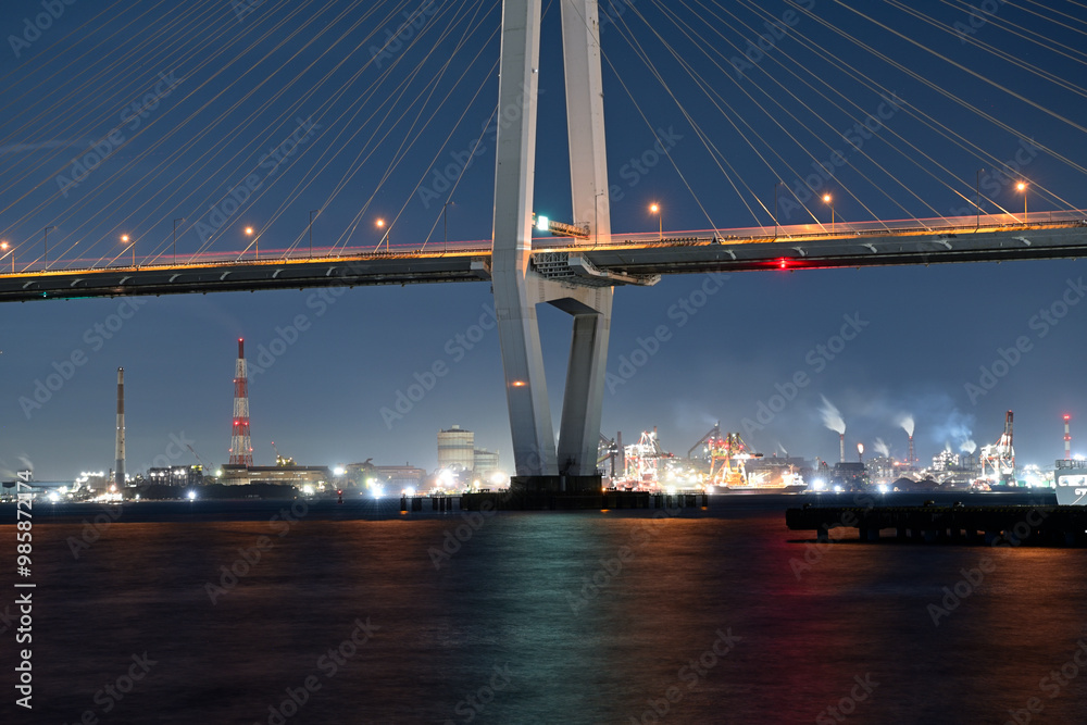 Naklejka premium 中秋の名月と名港トリトン