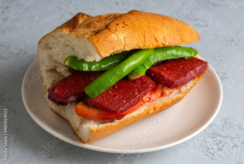 Obraz na płótnie Sucuk Ekmek / Sausage in Bread w salonie