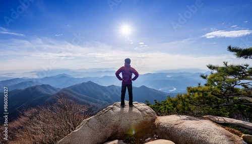 산 정상에서 먼곳을 응시하는 사람, 결단을 상징