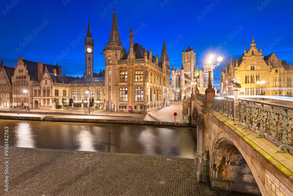 Naklejka premium Ghent, Belgium old town cityscape from the Graslei