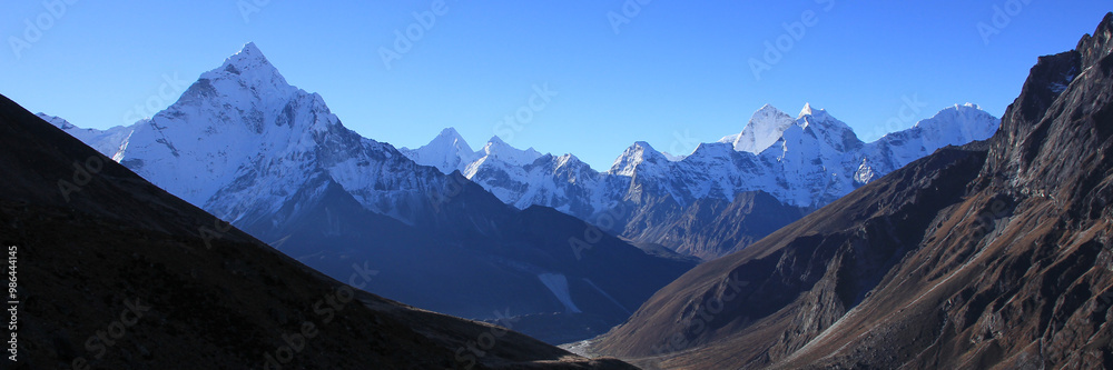 Fototapeta premium Mount Ama Dablam and other high mountains in the Everest National Park, Nepal.