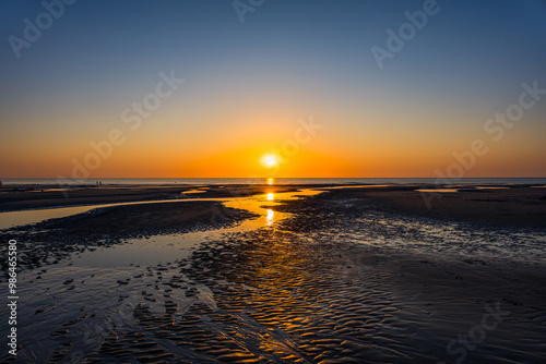 Coucher de soleil sur l'océan à Cayeux-sur-Mer