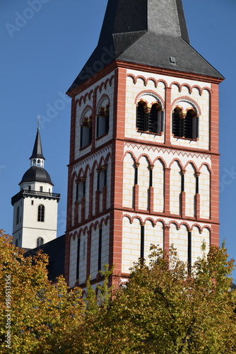 Türme der Pfarrkirche St. Servatius und der ehem. Abteikirche auf dem Michaelsberg in Siegburg