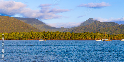 Obraz na płótnie Cairns in the Far North Queensland, Australia w salonie