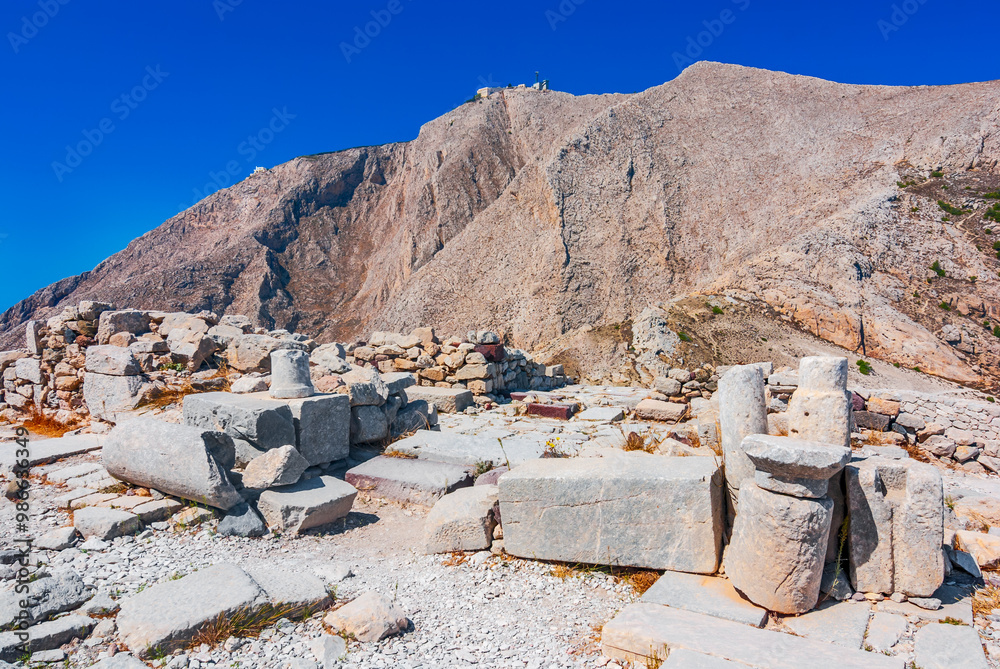 Santorini, Grece. Well-preserved ancient Akrotiri ruins showcasing Minoan architecture.