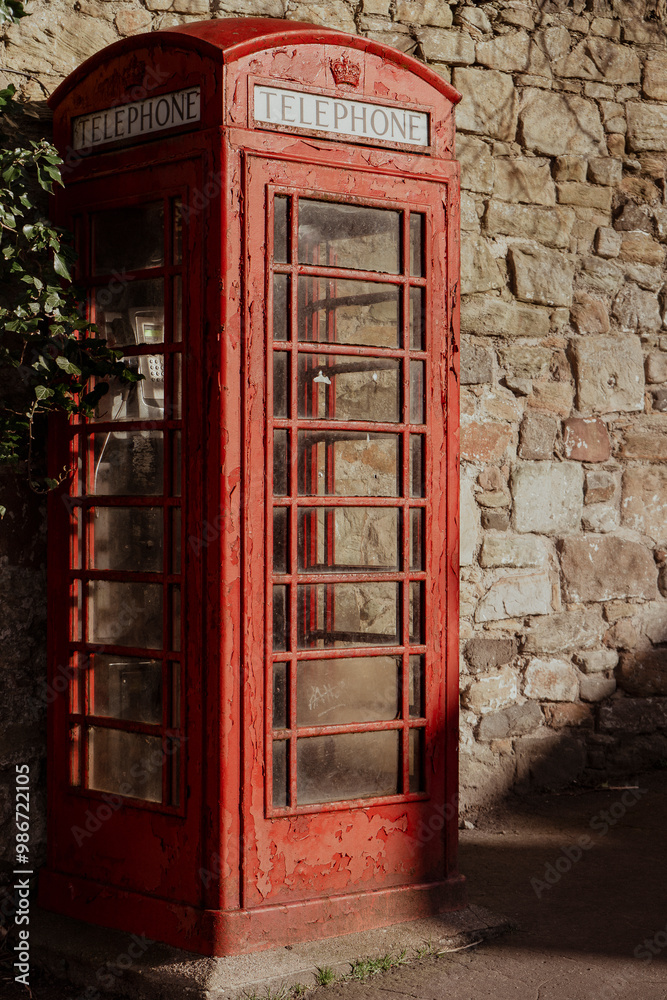 Fototapeta premium red telephone box
