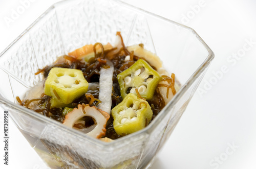 Obraz na płótnie オクラと太もずくの酢の物 w salonie