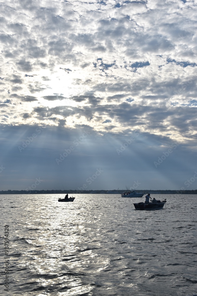 Obraz premium Fishing on Muskegon Lake