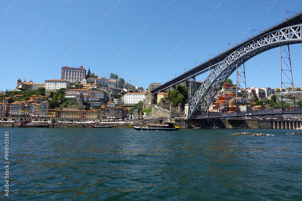 Obraz premium Porto, Metro, Luis, bridge, crossing, skyline, river, architecture, train, transport, Portugal, landmark, travel, iconic, cityscape, historic, steel, transit, scenic, view, connection, bridgework, Gai