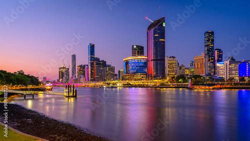 Fototapeta Naklejka Na Ścianę i Meble -  Brisbane, QLD, Australia - City skyline at sunset