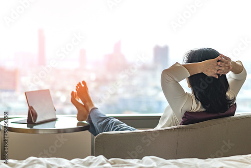 Obraz na plátně Simple lifestyle take it easy relaxation of Asian businesswoman, healthy woman r