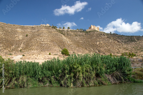 En Aragón, en la provincia de Zaragoza encontramos a Mequinenza una localidad en la comarca del Bajo Cinca photo